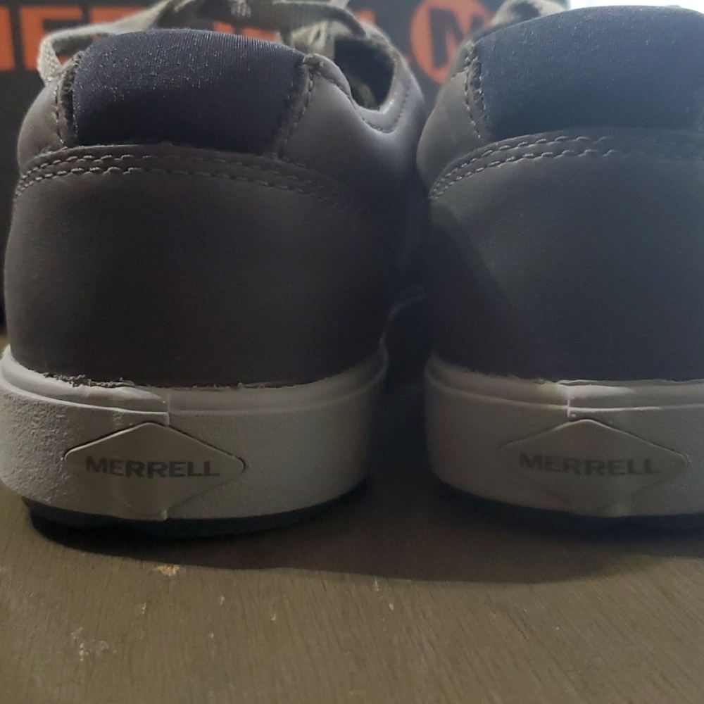 Merrell New In Box - Picture 2 of 4